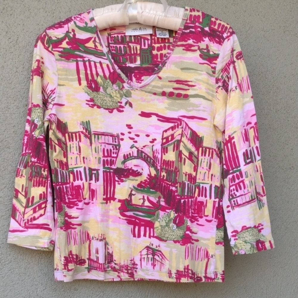 Y2K Natalie & Me Colorful Travel Graphic V-Neck Top M